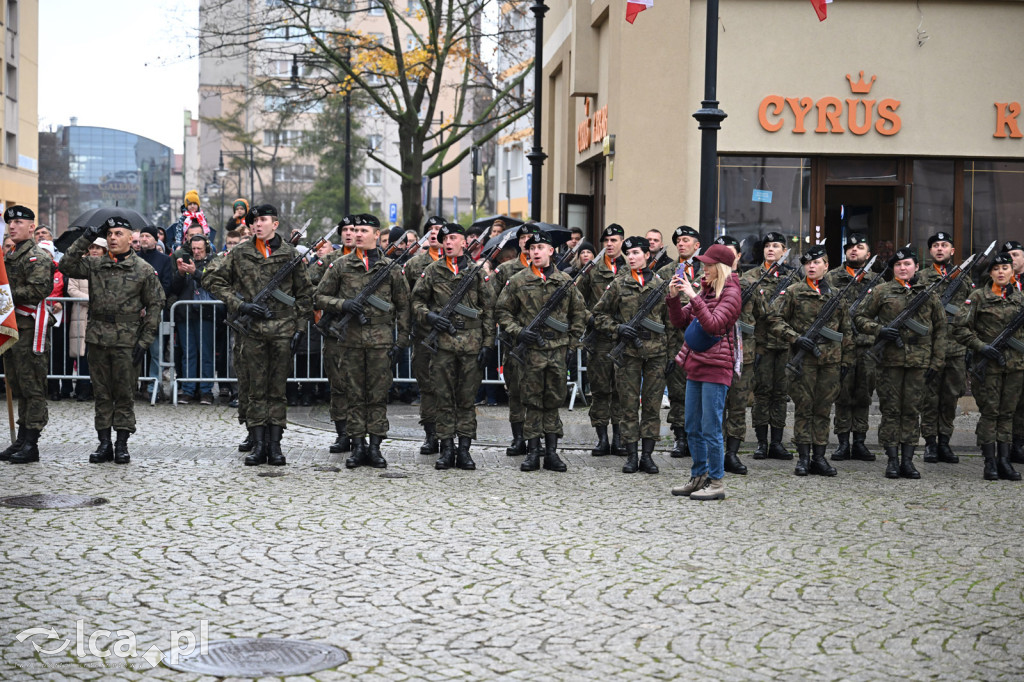 Młodzi w mundurach wypowiedzieli słowa roty