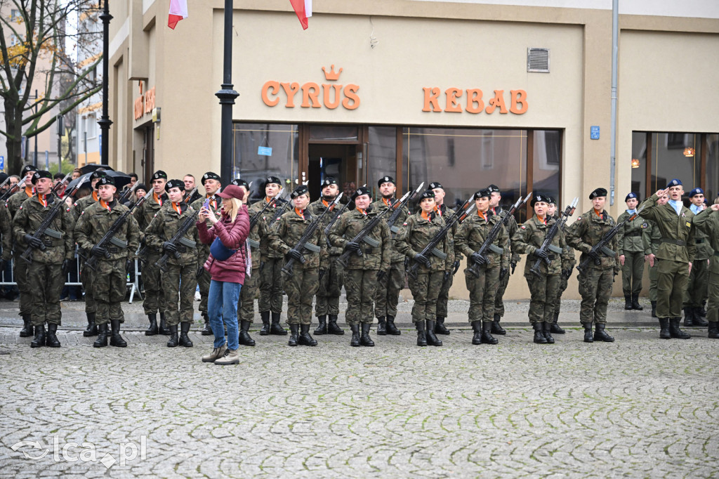 Młodzi w mundurach wypowiedzieli słowa roty