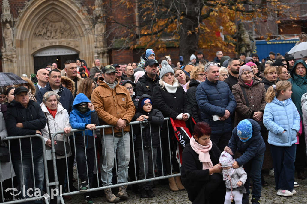 Młodzi w mundurach wypowiedzieli słowa roty