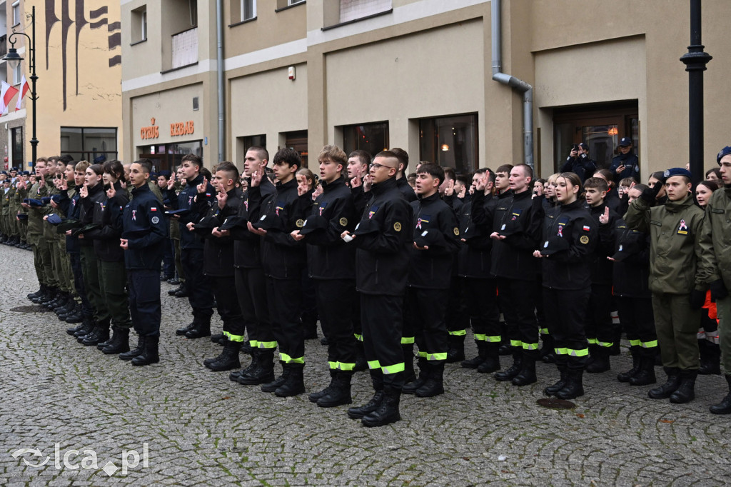 Młodzi w mundurach wypowiedzieli słowa roty