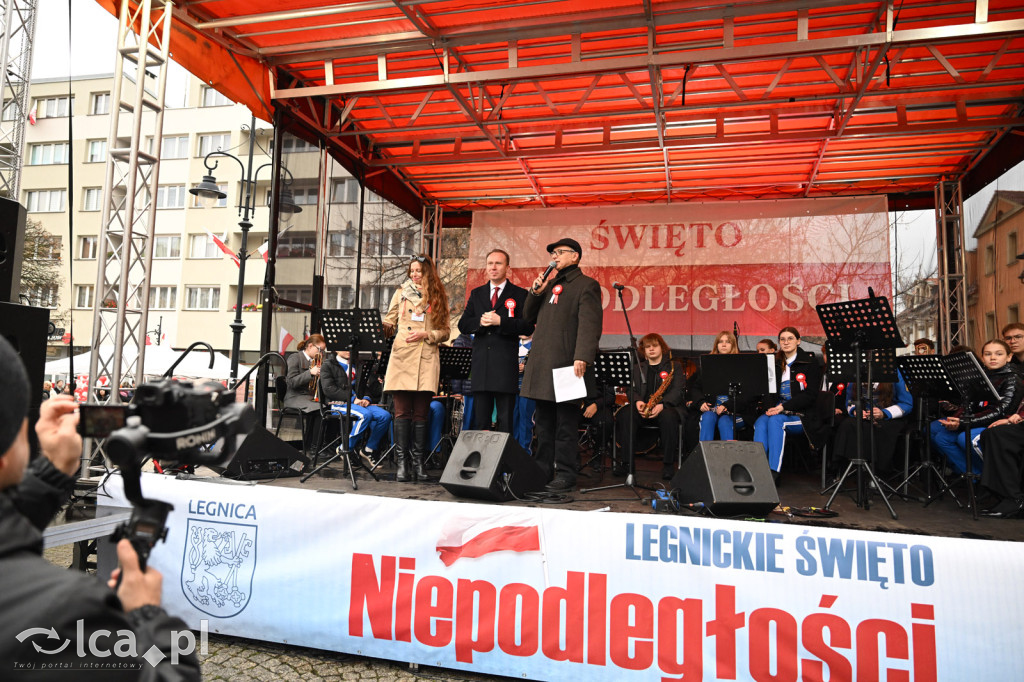 Legnica zatańczyła Poloneza dla Niepodległej