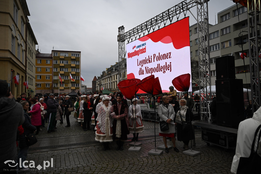 Legnica zatańczyła Poloneza dla Niepodległej