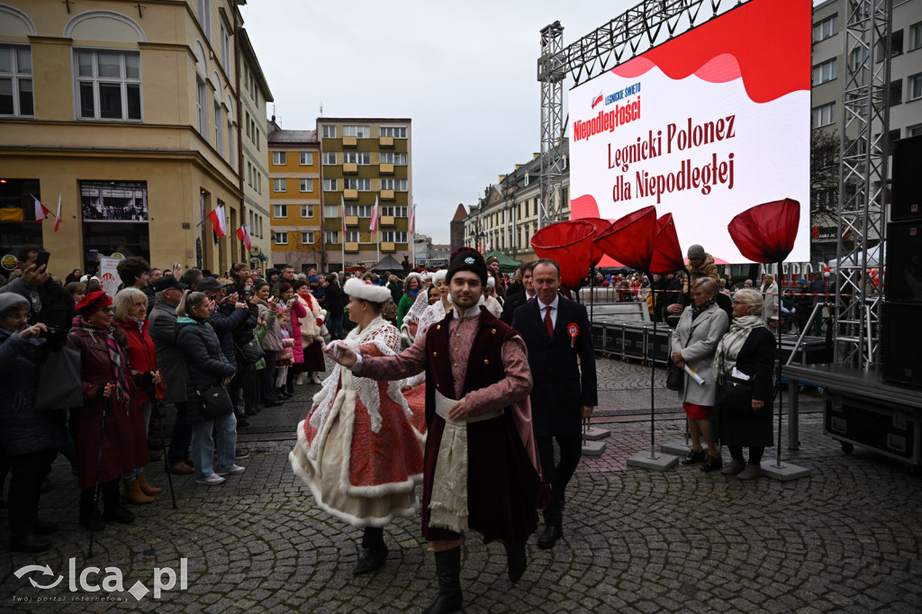Legnica zatańczyła Poloneza dla Niepodległej