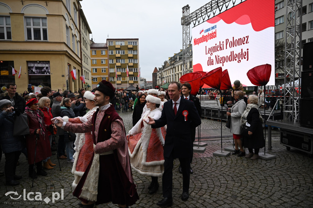Legnica zatańczyła Poloneza dla Niepodległej