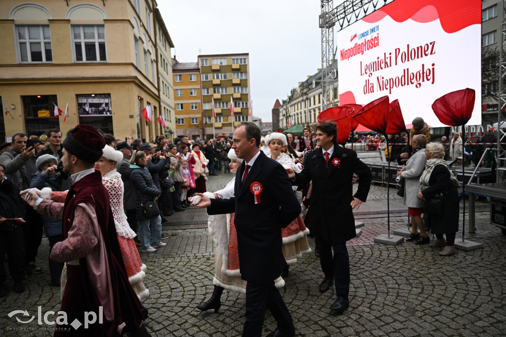 Legnica zatańczyła Poloneza dla Niepodległej