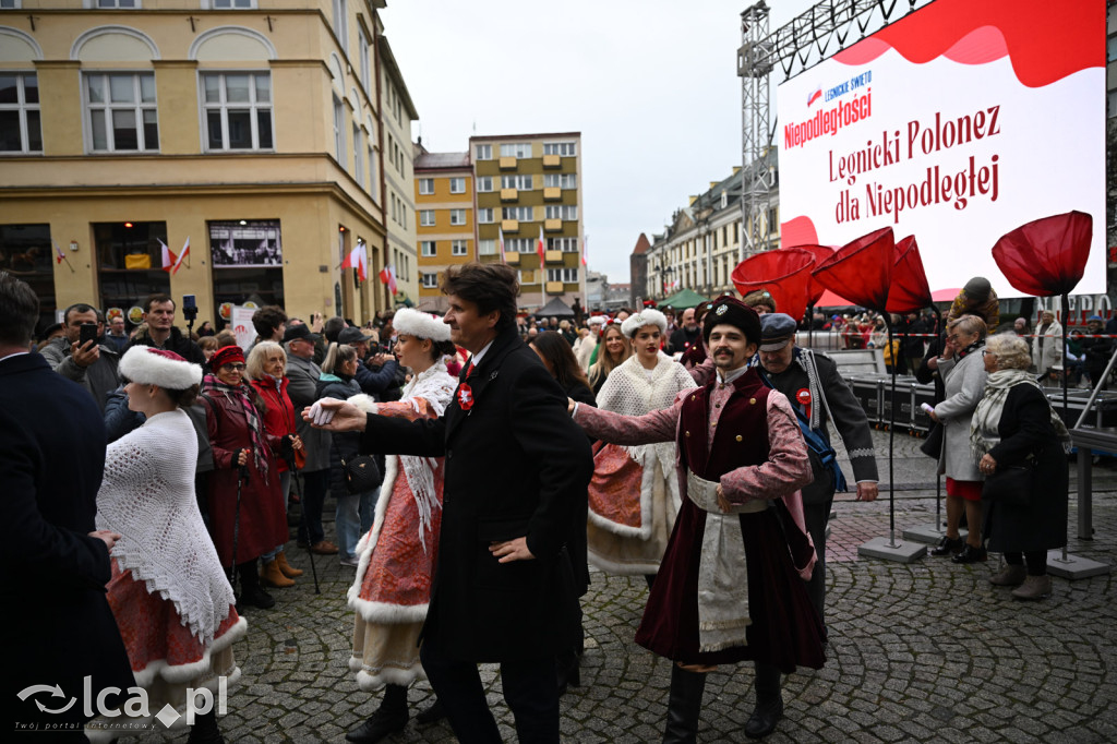 Legnica zatańczyła Poloneza dla Niepodległej