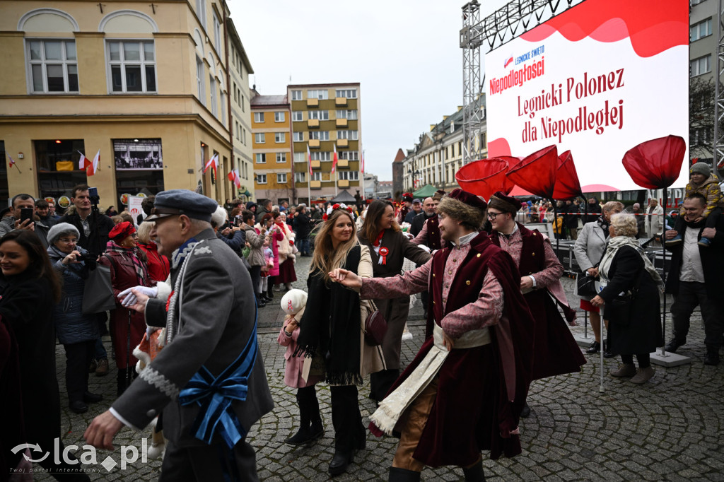 Legnica zatańczyła Poloneza dla Niepodległej