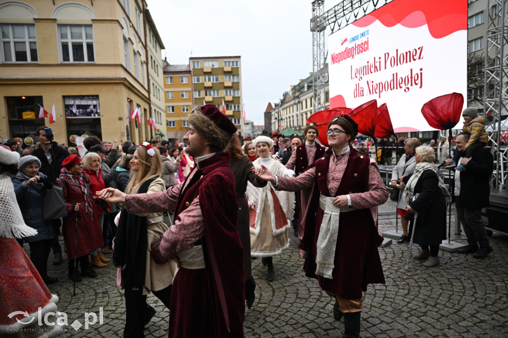 Legnica zatańczyła Poloneza dla Niepodległej