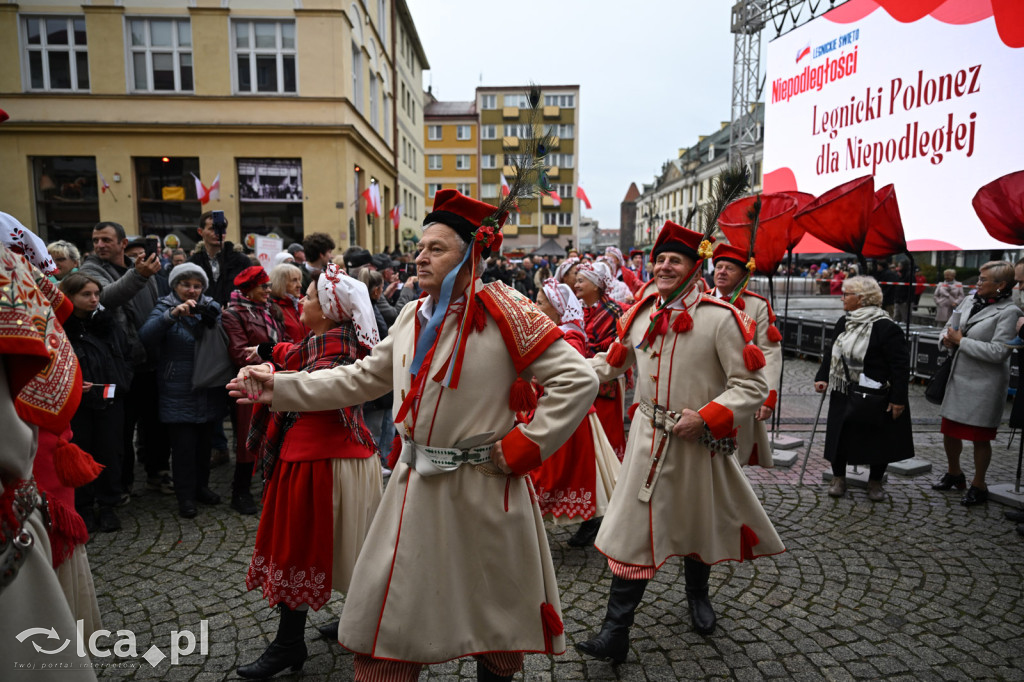 Legnica zatańczyła Poloneza dla Niepodległej