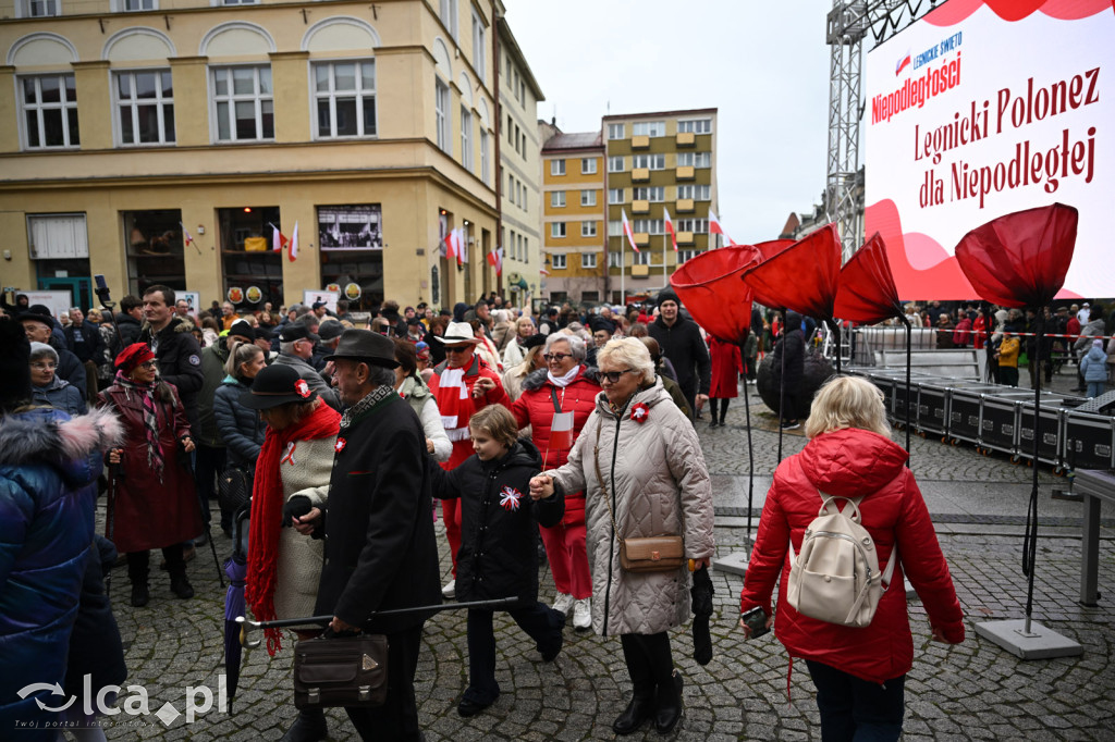 Legnica zatańczyła Poloneza dla Niepodległej