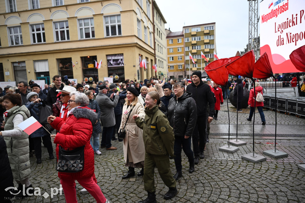 Legnica zatańczyła Poloneza dla Niepodległej