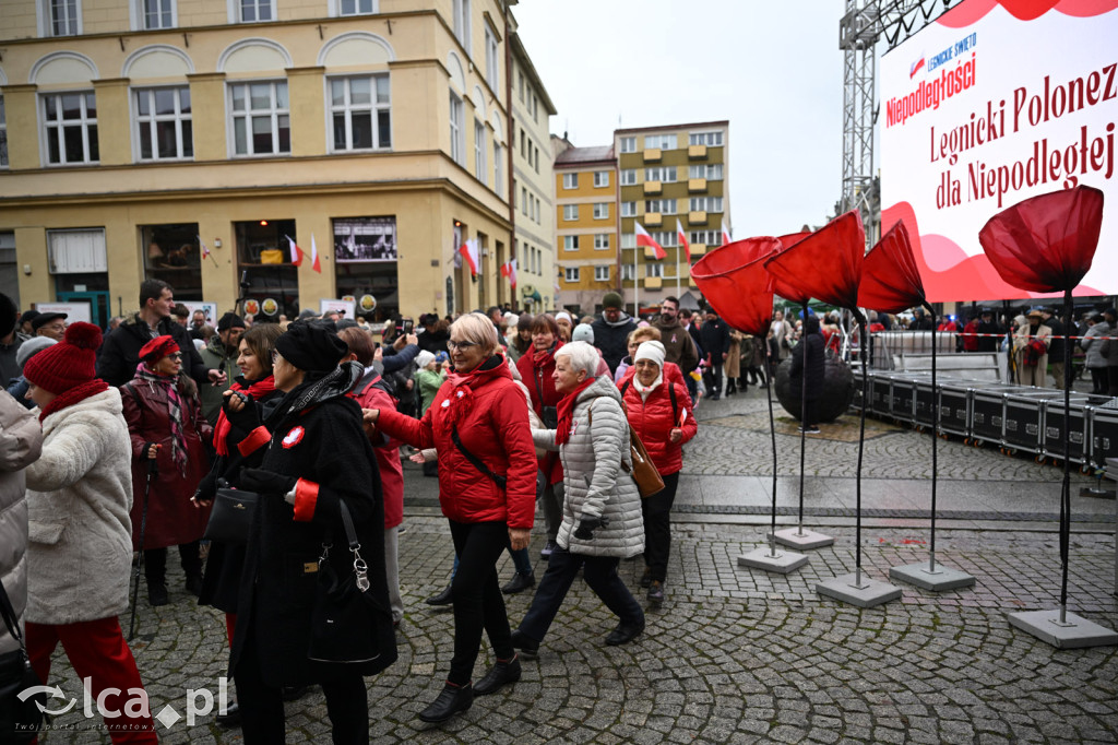 Legnica zatańczyła Poloneza dla Niepodległej