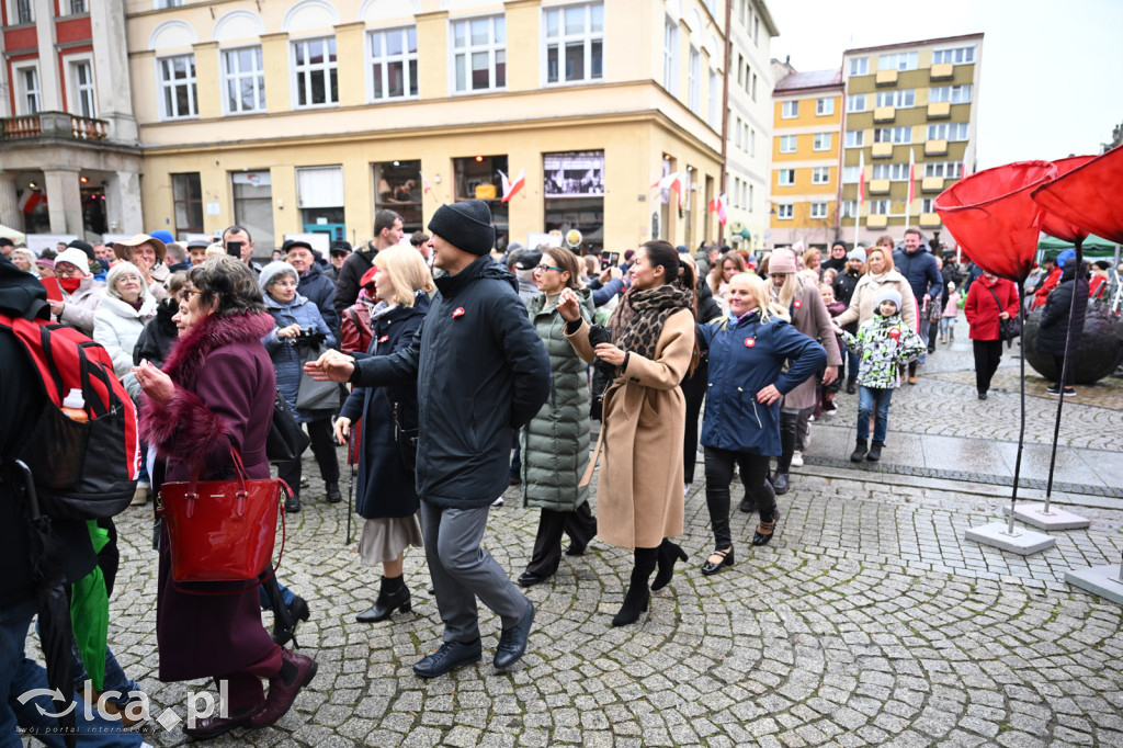 Legnica zatańczyła Poloneza dla Niepodległej