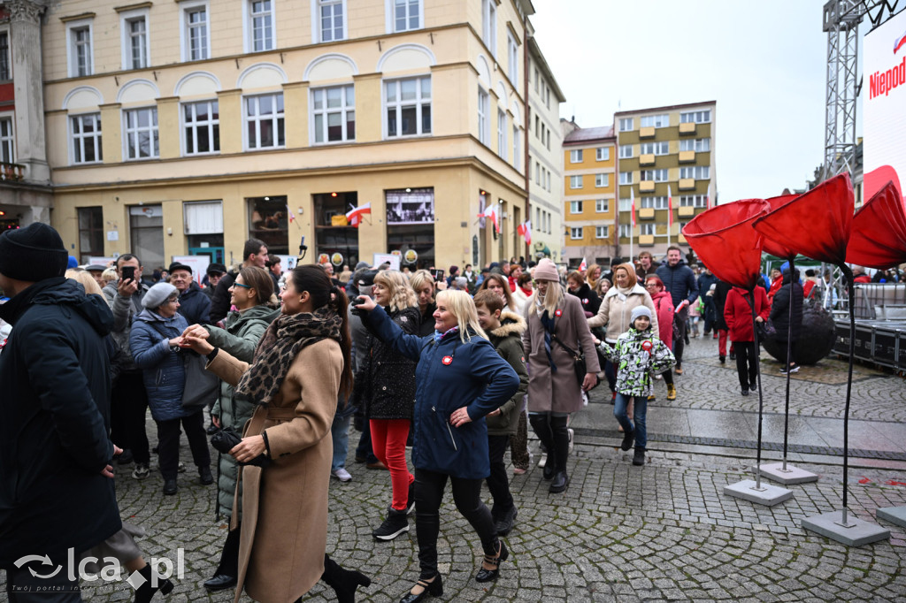 Legnica zatańczyła Poloneza dla Niepodległej