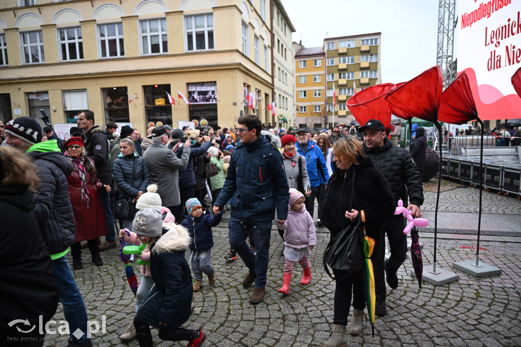 Legnica zatańczyła Poloneza dla Niepodległej