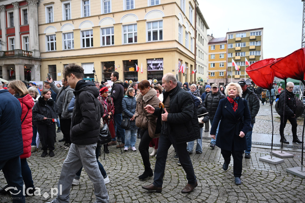 Legnica zatańczyła Poloneza dla Niepodległej