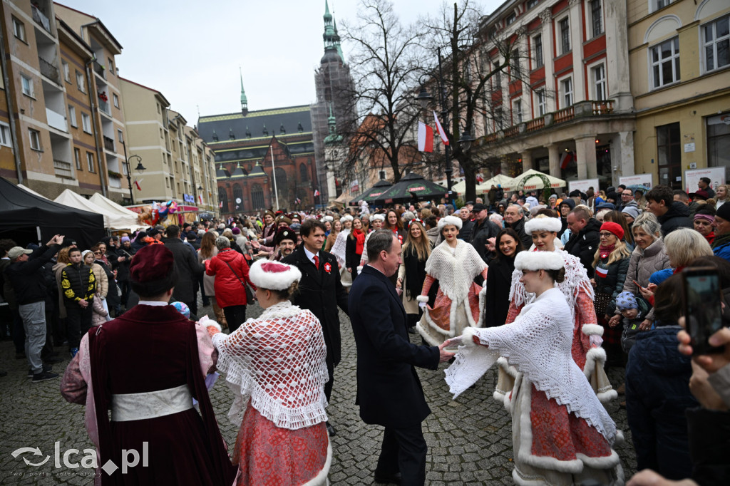 Legnica zatańczyła Poloneza dla Niepodległej