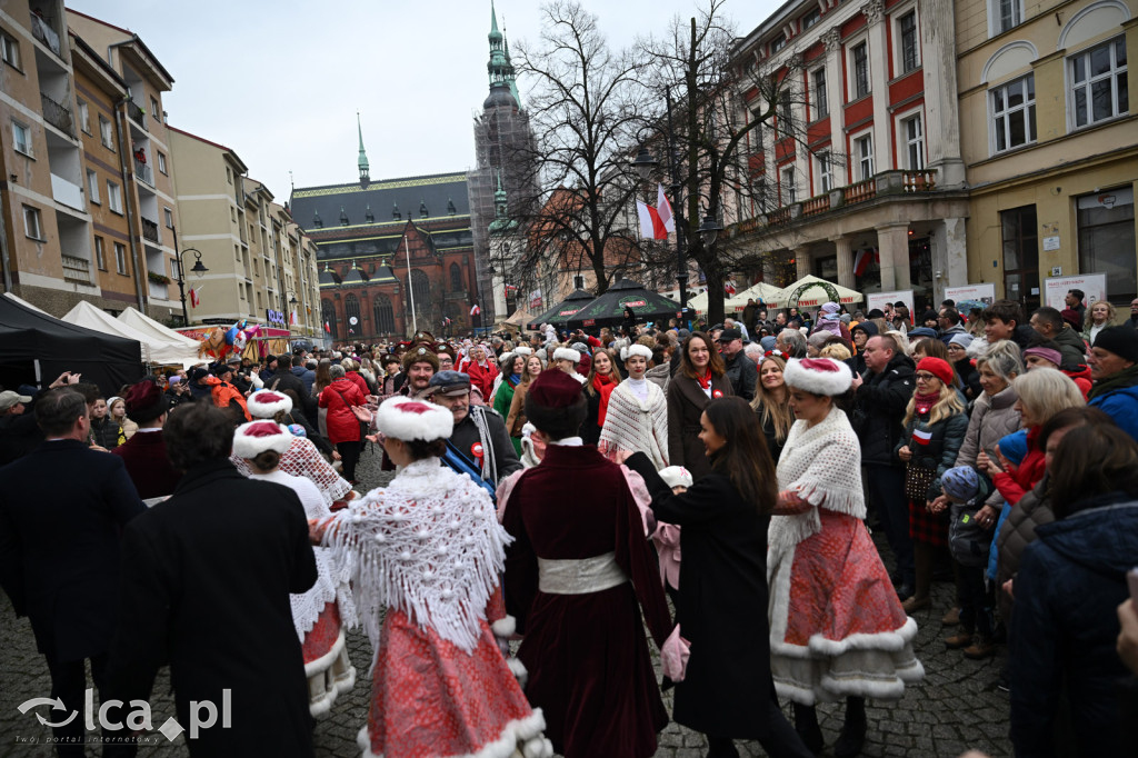 Legnica zatańczyła Poloneza dla Niepodległej