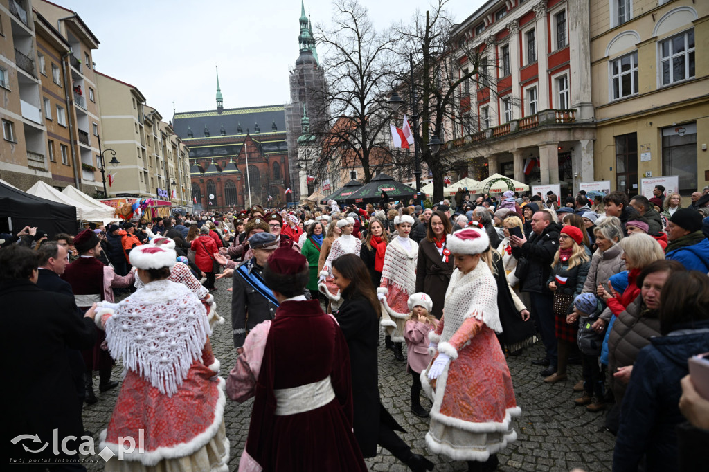 Legnica zatańczyła Poloneza dla Niepodległej