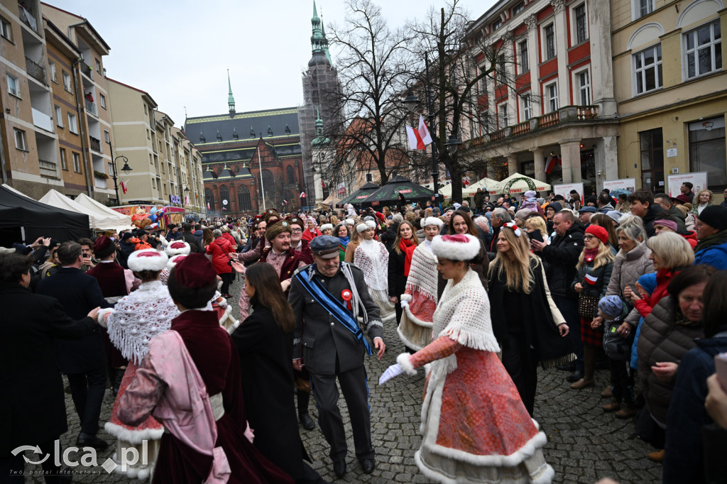 Legnica zatańczyła Poloneza dla Niepodległej