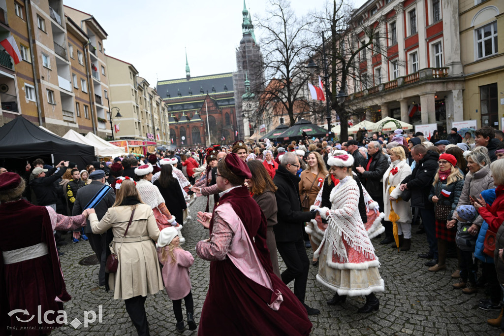 Legnica zatańczyła Poloneza dla Niepodległej