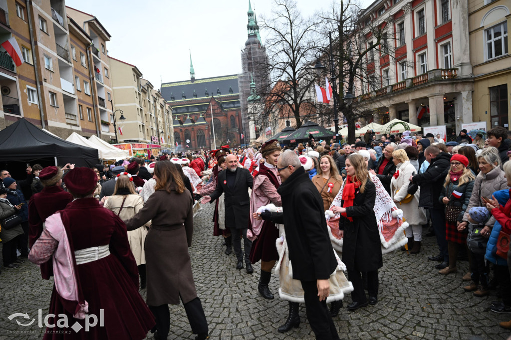 Legnica zatańczyła Poloneza dla Niepodległej