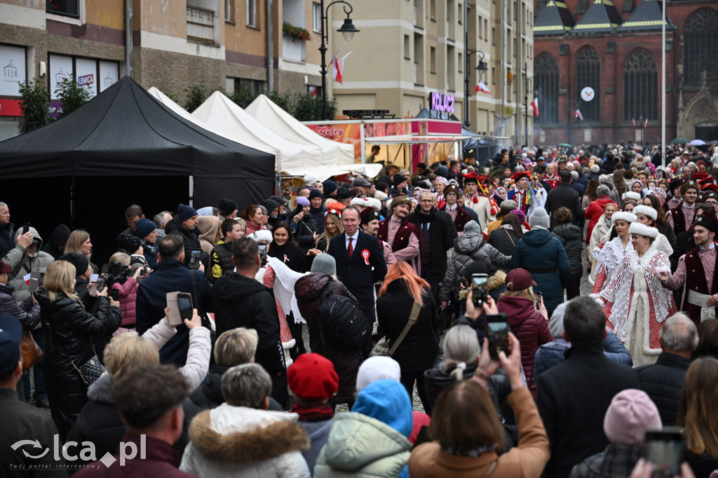 Legnica zatańczyła Poloneza dla Niepodległej
