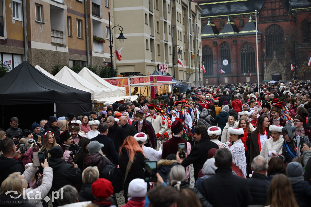 Legnica zatańczyła Poloneza dla Niepodległej
