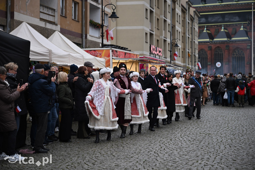 Legnica zatańczyła Poloneza dla Niepodległej