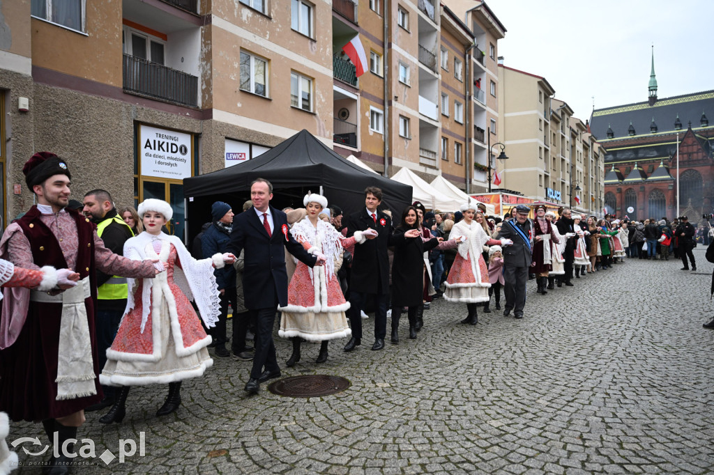 Legnica zatańczyła Poloneza dla Niepodległej