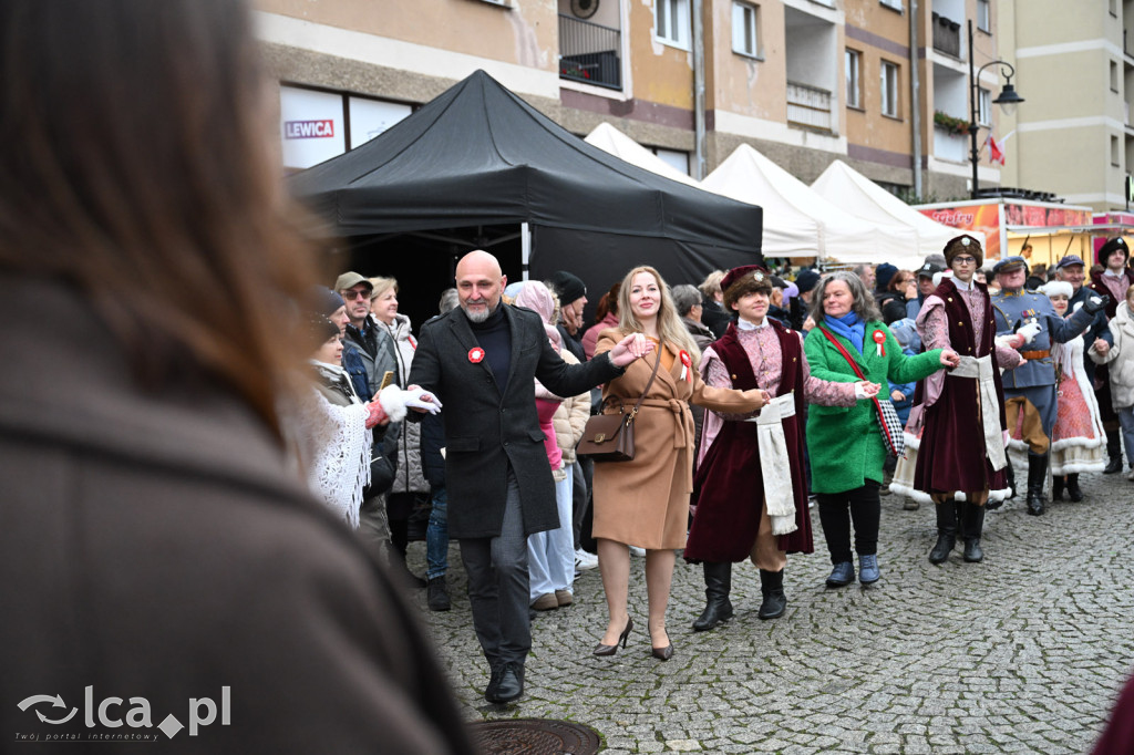 Legnica zatańczyła Poloneza dla Niepodległej