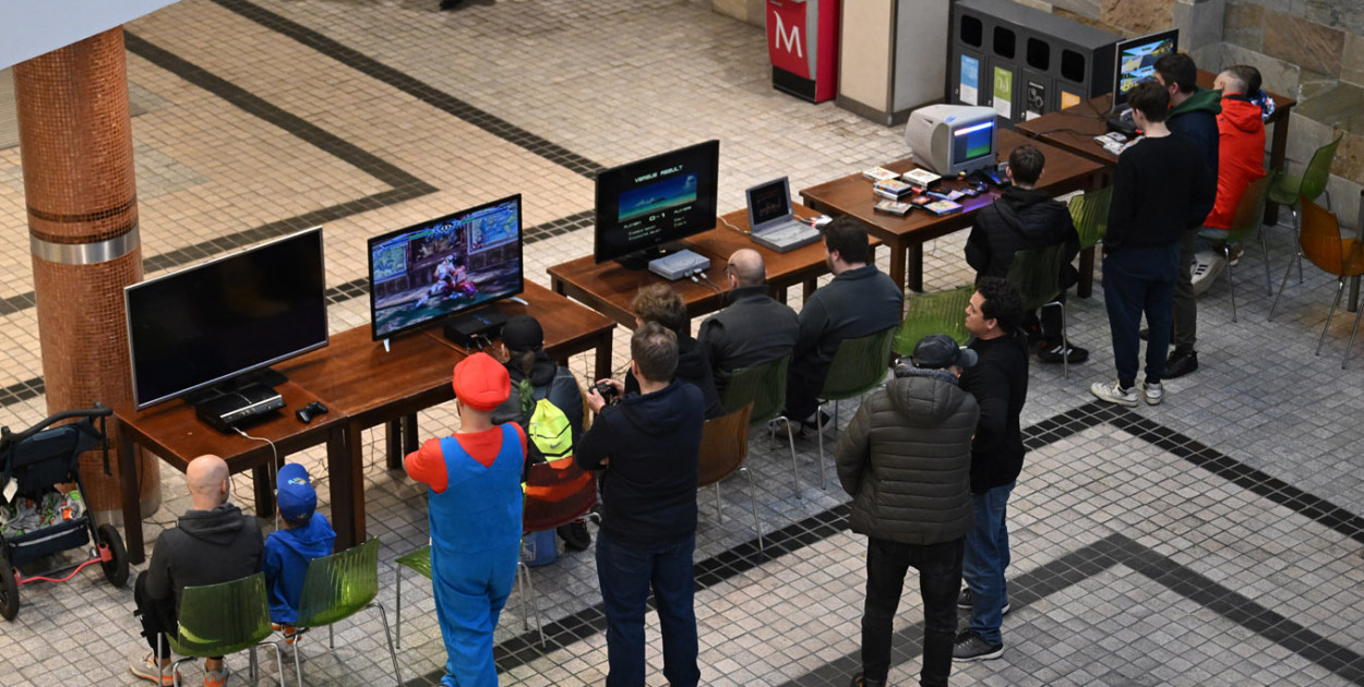 Galeria Piastów zamieniła się w salon gier