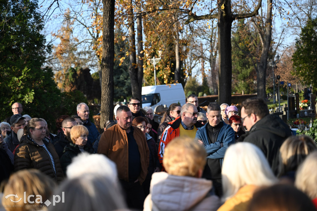 Spacer między ciszą a historią
