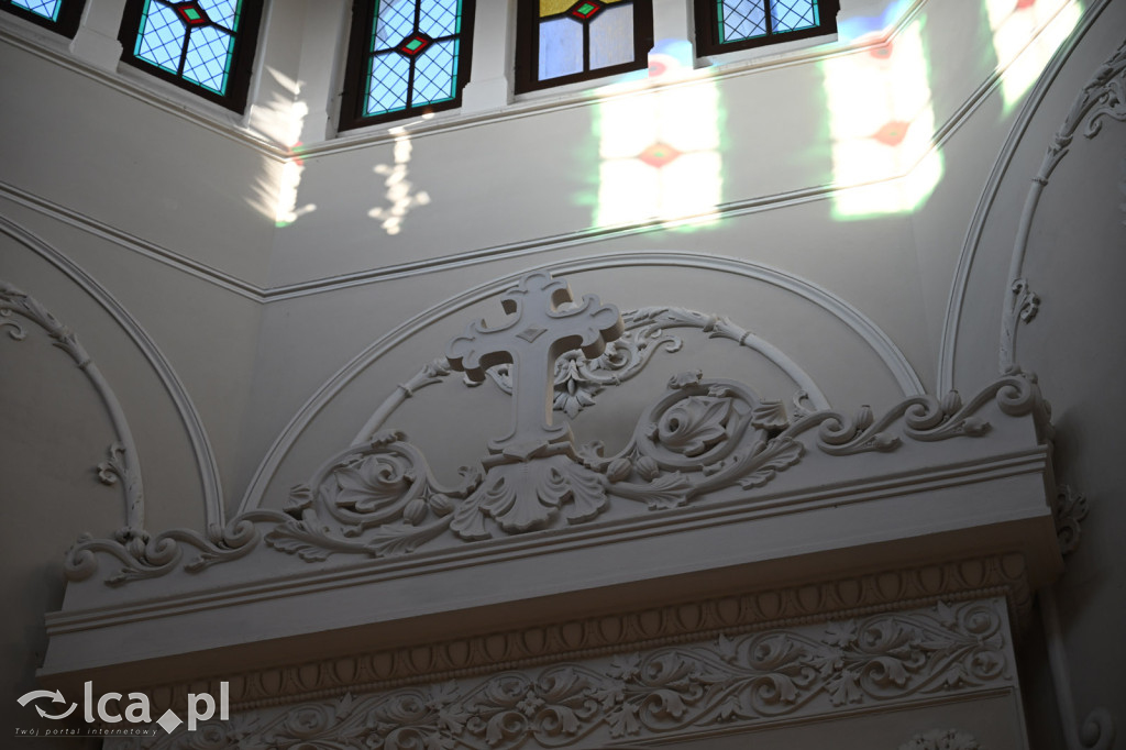 Spacer między ciszą a historią