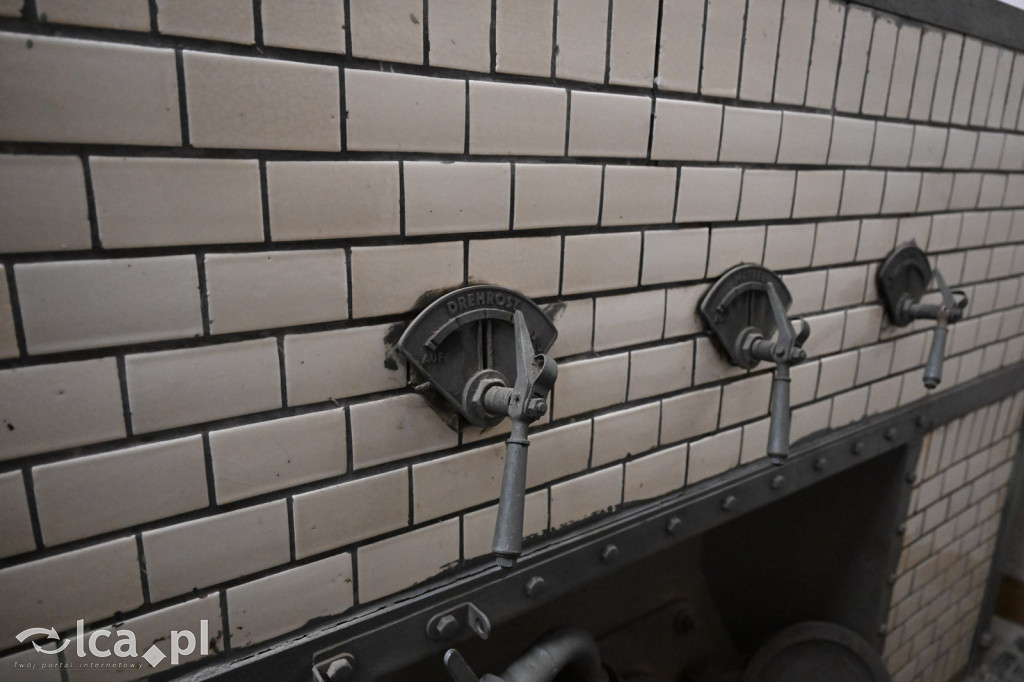 Spacer między ciszą a historią