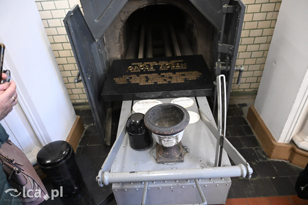 Spacer między ciszą a historią