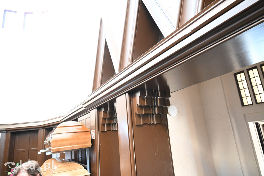 Spacer między ciszą a historią