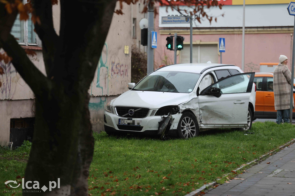 Wypadek na skrzyżowaniu z Jaworzyńską