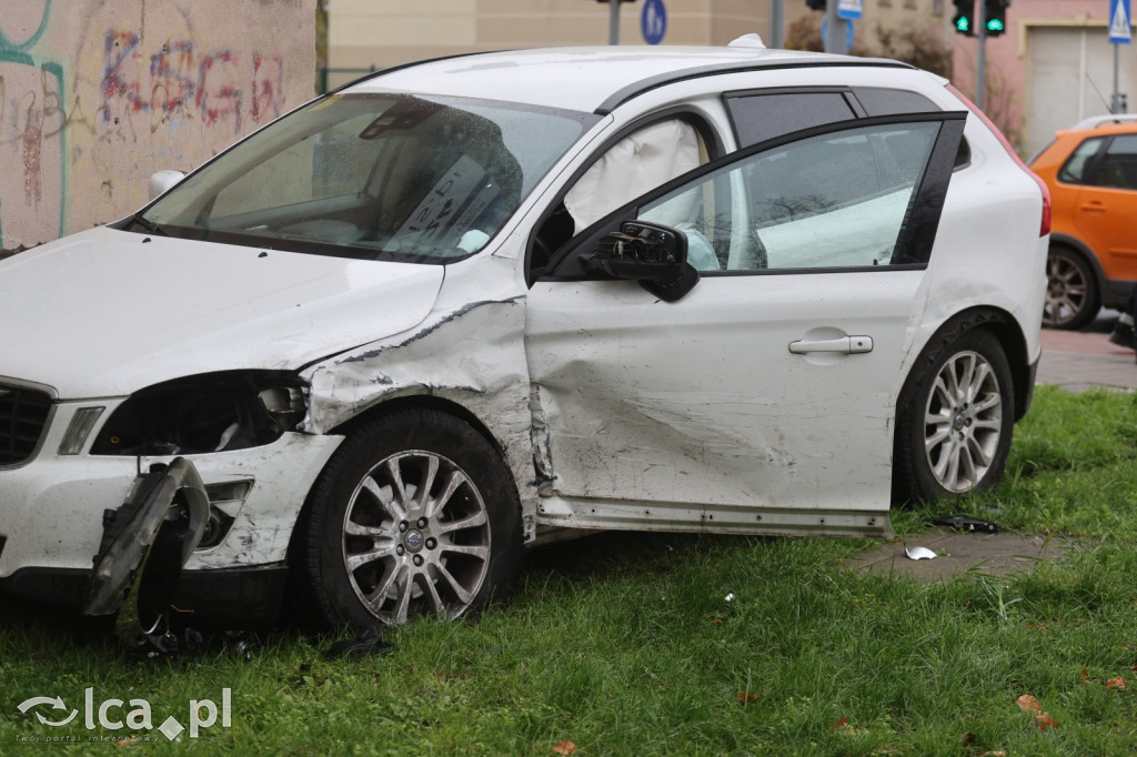 Wypadek na skrzyżowaniu z Jaworzyńską