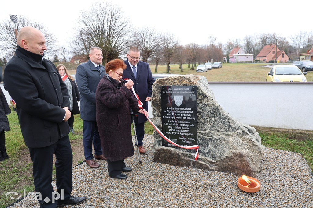 Odsłonięcie tablicy w Szczytnikach nad Kaczawą