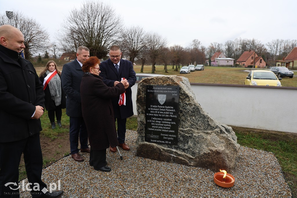 Odsłonięcie tablicy w Szczytnikach nad Kaczawą