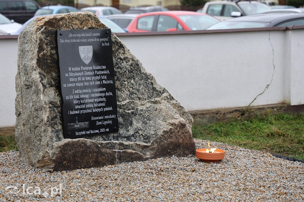Odsłonięcie tablicy w Szczytnikach nad Kaczawą