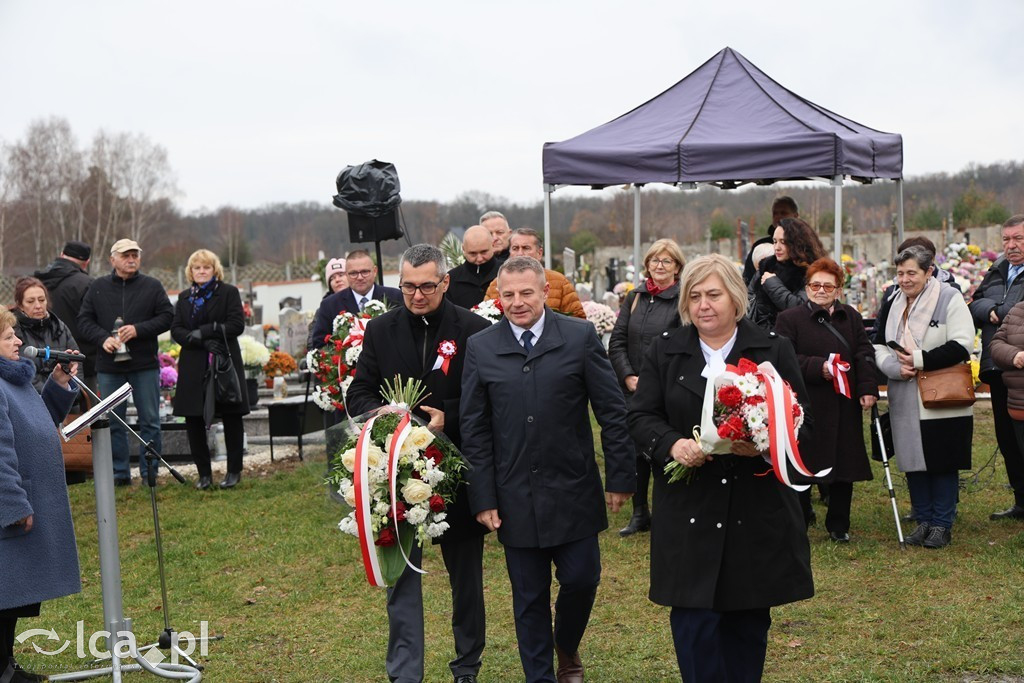 Odsłonięcie tablicy w Szczytnikach nad Kaczawą