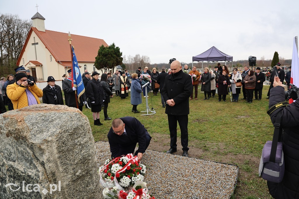 Odsłonięcie tablicy w Szczytnikach nad Kaczawą