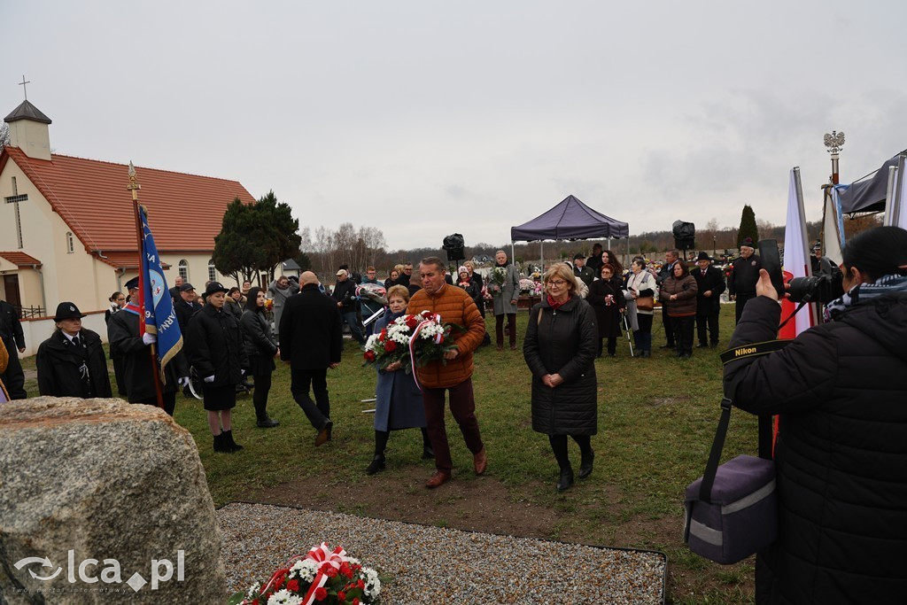 Odsłonięcie tablicy w Szczytnikach nad Kaczawą