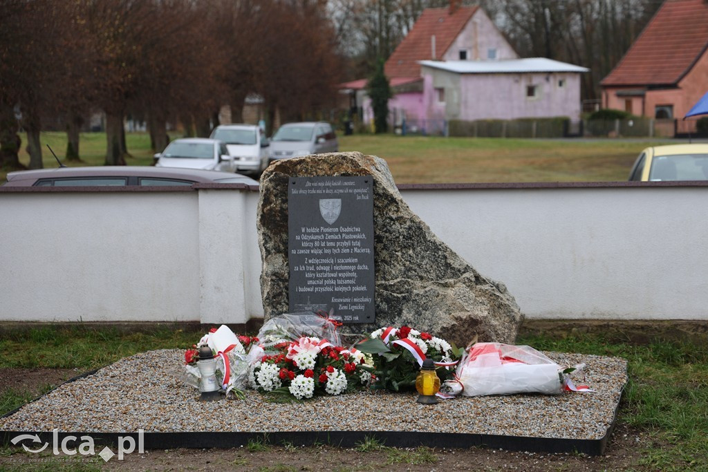 Odsłonięcie tablicy w Szczytnikach nad Kaczawą