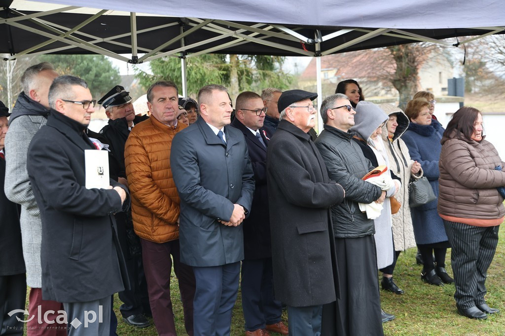 Odsłonięcie tablicy w Szczytnikach nad Kaczawą
