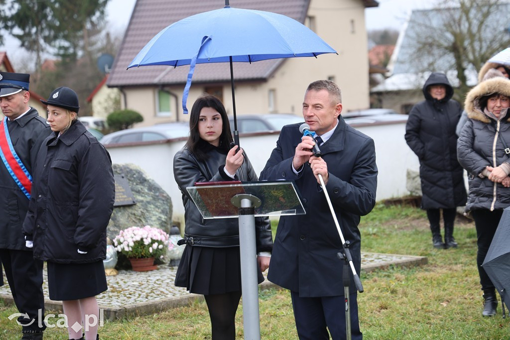 Odsłonięcie tablicy w Szczytnikach nad Kaczawą