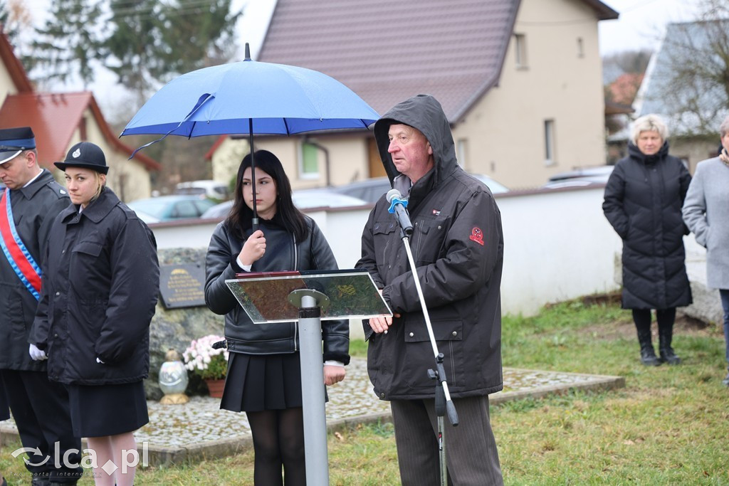 Odsłonięcie tablicy w Szczytnikach nad Kaczawą