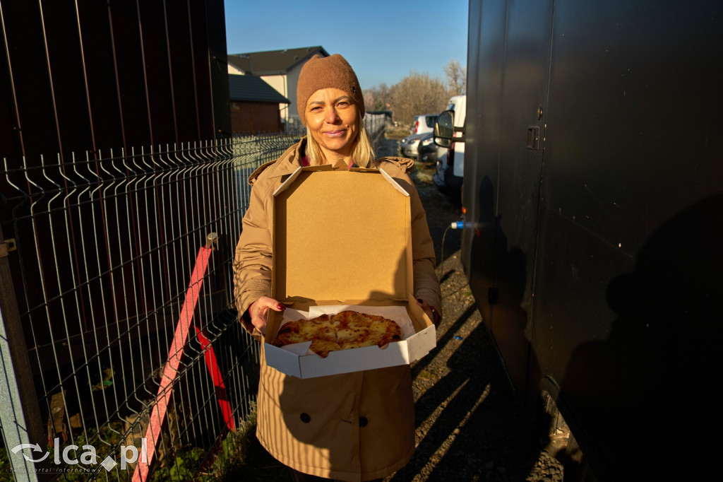 Tłumy na targowisku w Bartoszowie